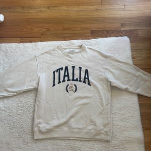 xs hollister sweater